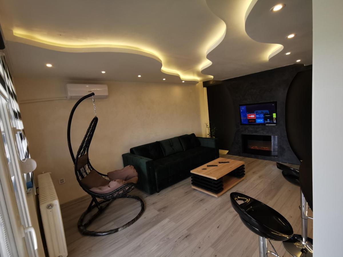 Brend New Luxurious Apartment In Downtown With Free Parking Νόβι Σαντ Εξωτερικό φωτογραφία