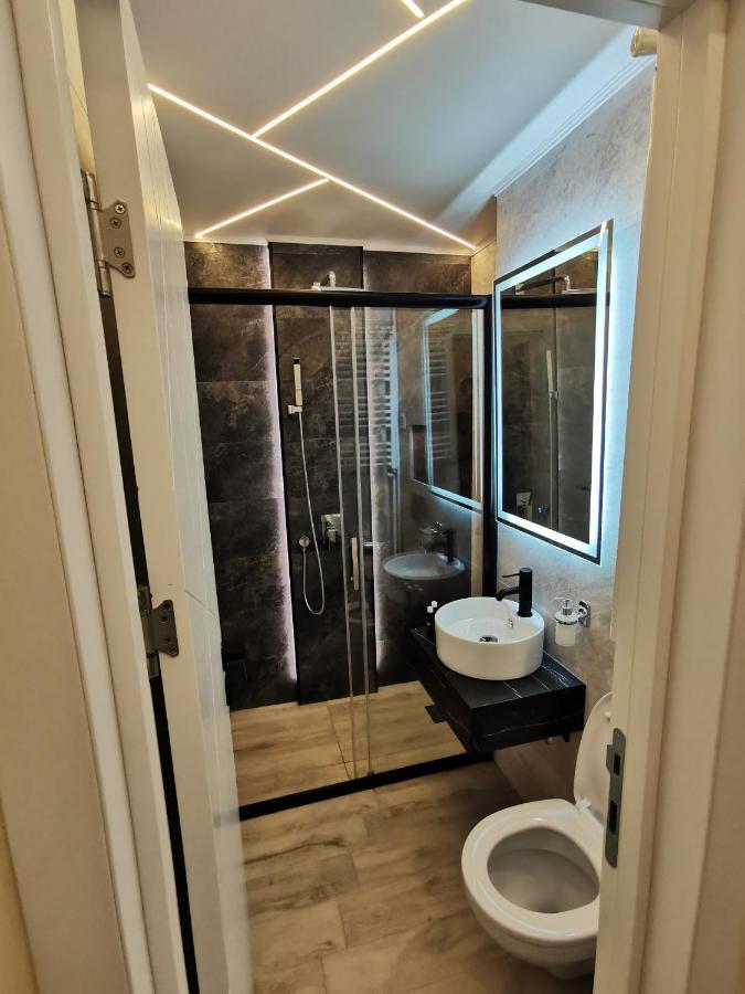 Brend New Luxurious Apartment In Downtown With Free Parking Νόβι Σαντ Εξωτερικό φωτογραφία
