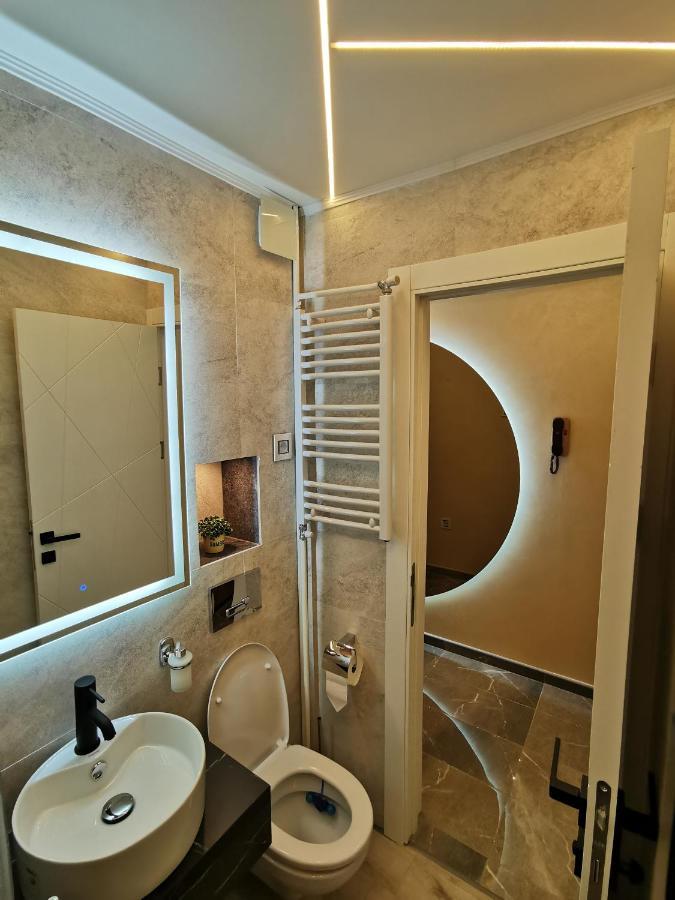 Brend New Luxurious Apartment In Downtown With Free Parking Νόβι Σαντ Εξωτερικό φωτογραφία