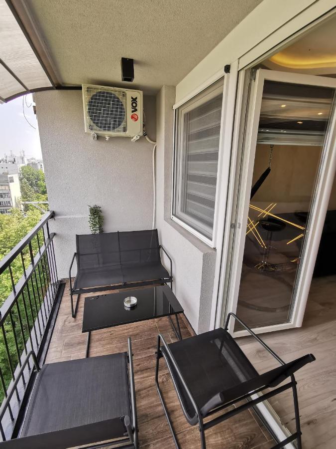 Brend New Luxurious Apartment In Downtown With Free Parking Νόβι Σαντ Εξωτερικό φωτογραφία