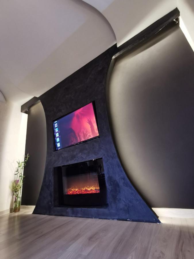 Brend New Luxurious Apartment In Downtown With Free Parking Νόβι Σαντ Εξωτερικό φωτογραφία