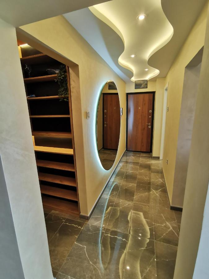 Brend New Luxurious Apartment In Downtown With Free Parking Νόβι Σαντ Εξωτερικό φωτογραφία