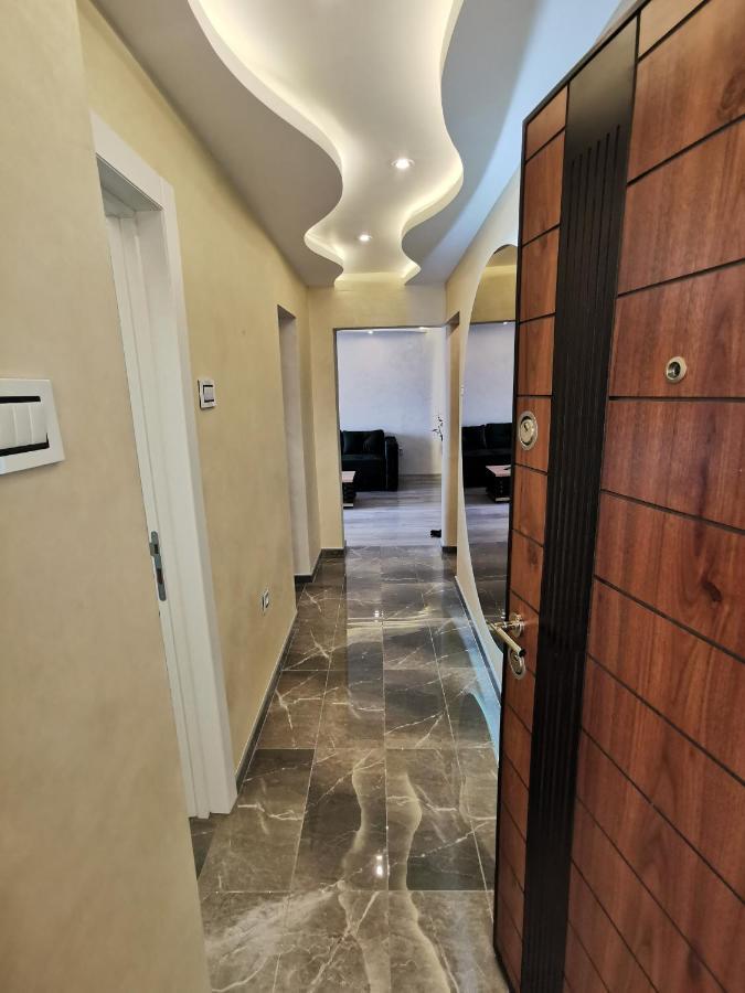Brend New Luxurious Apartment In Downtown With Free Parking Νόβι Σαντ Εξωτερικό φωτογραφία
