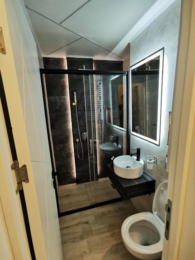 Brend New Luxurious Apartment In Downtown With Free Parking Νόβι Σαντ Εξωτερικό φωτογραφία
