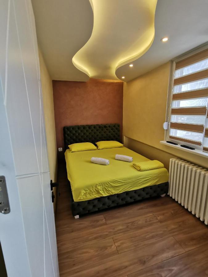 Brend New Luxurious Apartment In Downtown With Free Parking Νόβι Σαντ Εξωτερικό φωτογραφία